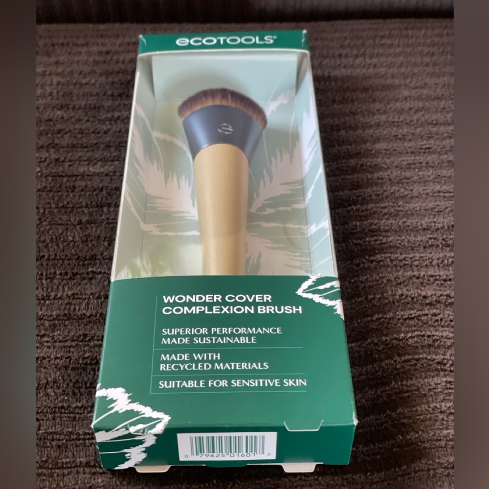 Makeup Brush, Wonder Cover Complexion Brush — EcoTools - Picture 5 of 15